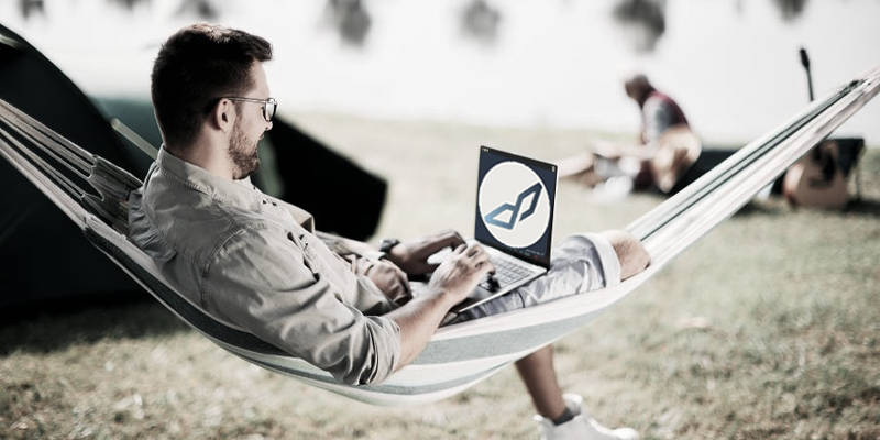 Wat is een geschikt laptopformaat voor op vakantie?